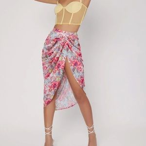 Rushed split tie satin floral skirt